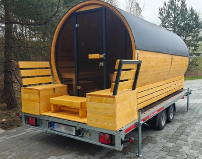 Mobilna sauna beczkowa 4 m na przyczepie